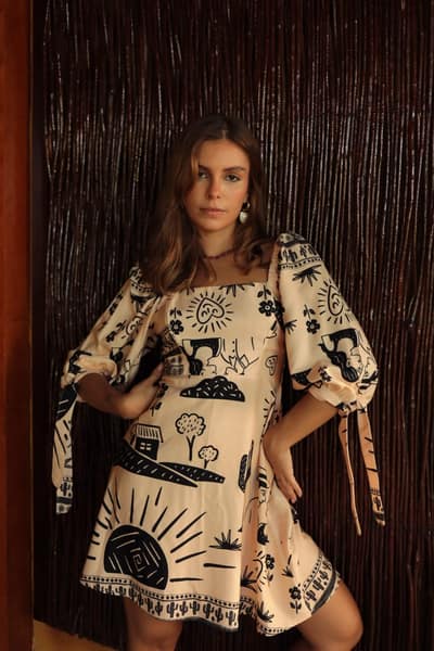 Vestidos Curto Cordel de Lune
